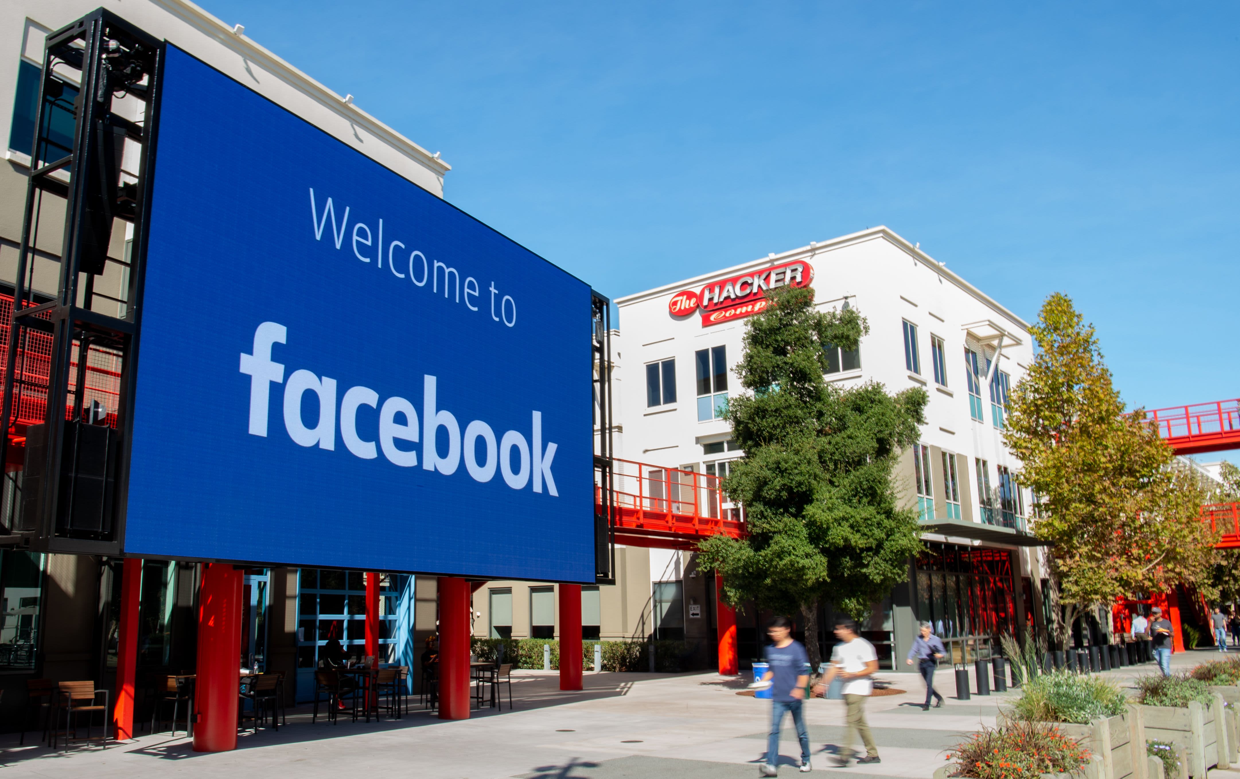 How can the database accurately collect active Facebook users?